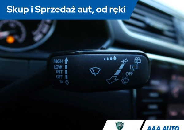 Skoda Superb cena 77000 przebieg: 102841, rok produkcji 2019 z Siedlce małe 326